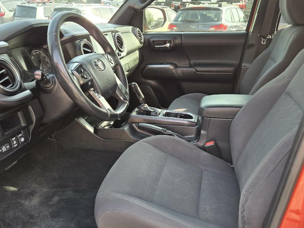 2017 Toyota Tacoma Image 14