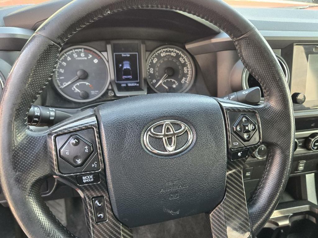 2017 Toyota Tacoma Image 16