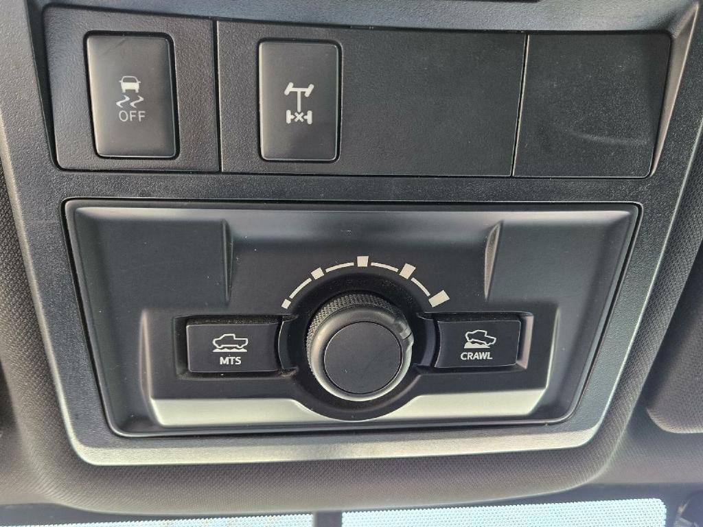 2017 Toyota Tacoma Image 18