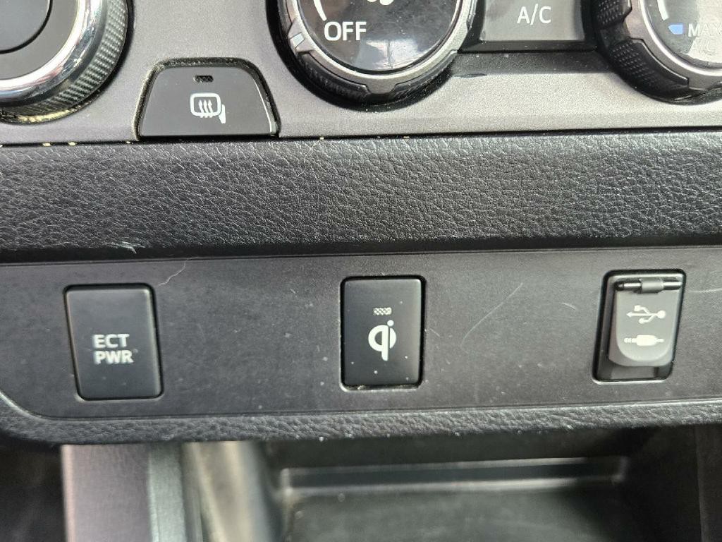 2017 Toyota Tacoma Image 20