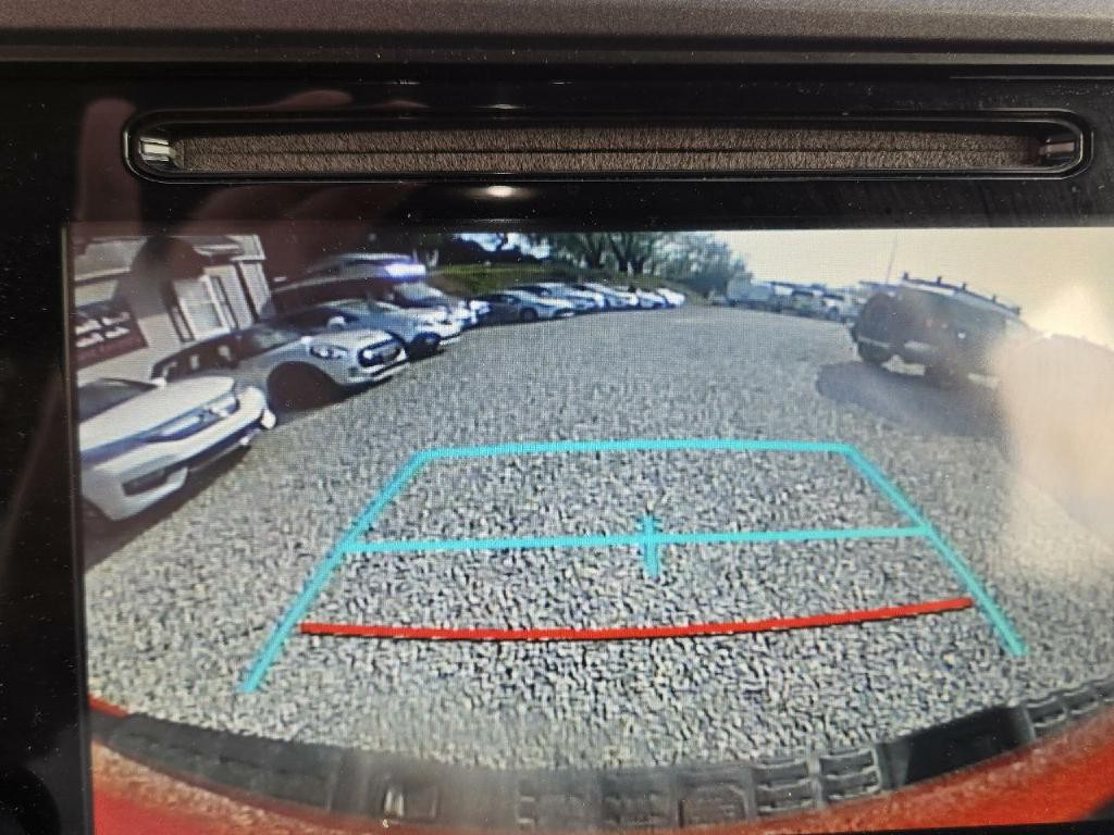 2017 Toyota Tacoma Image 21