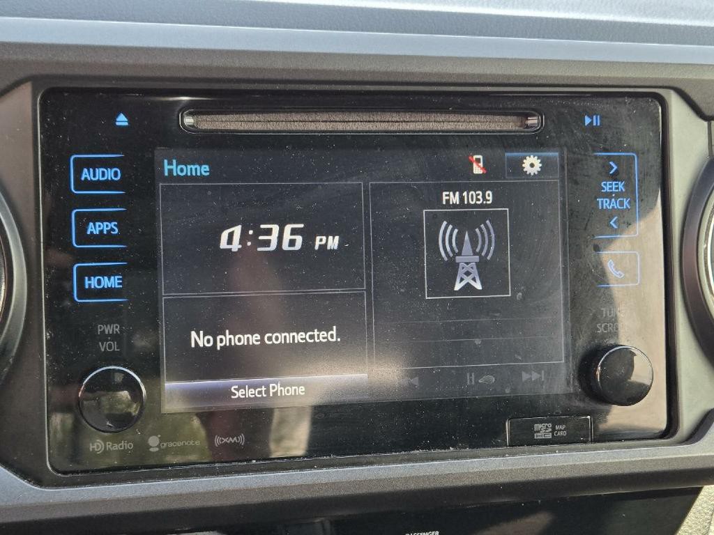 2017 Toyota Tacoma Image 22