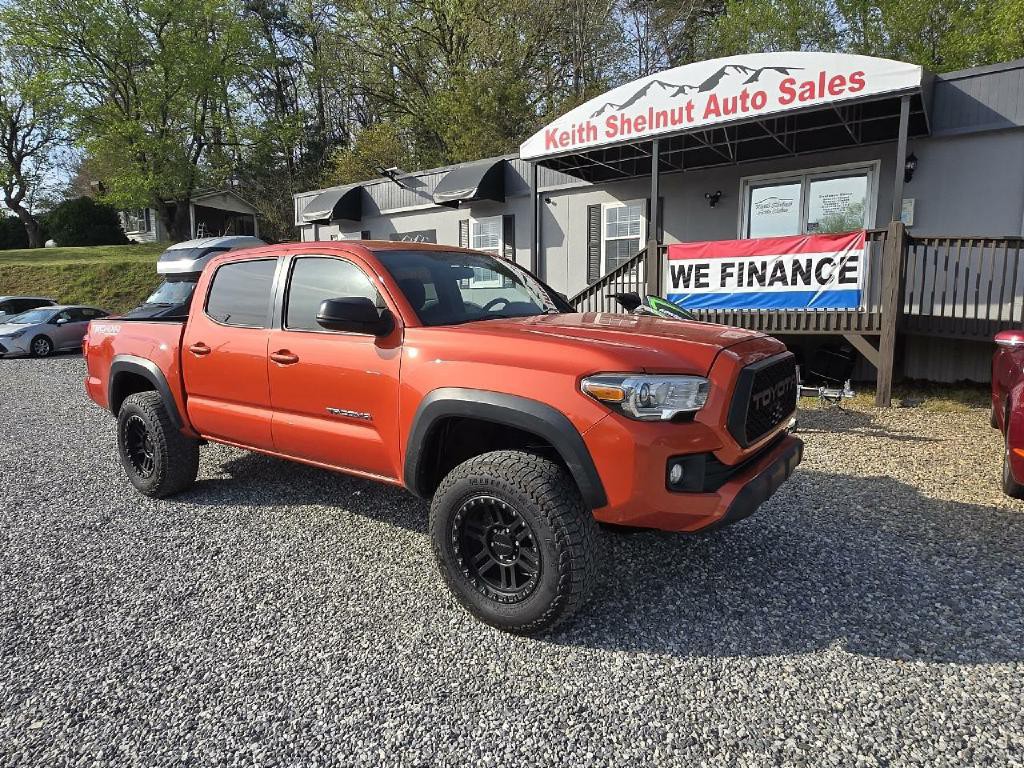 2017 Toyota Tacoma Image 24