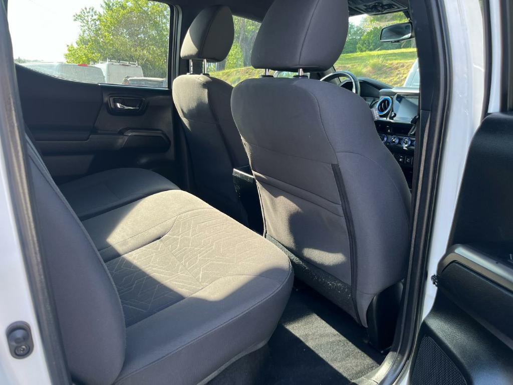 2018 Toyota Tacoma Image 9