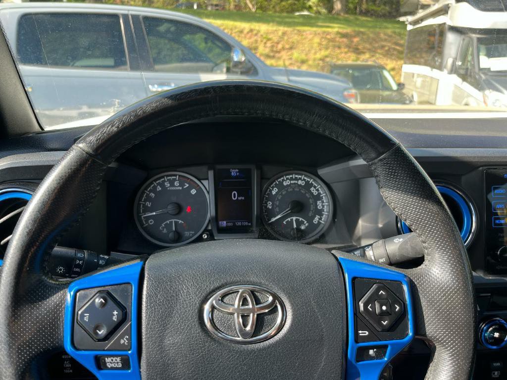 2018 Toyota Tacoma Image 11