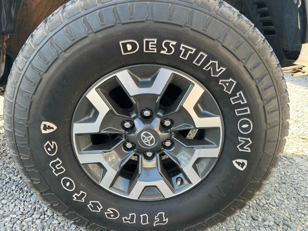 2018 Toyota Tacoma Image 14