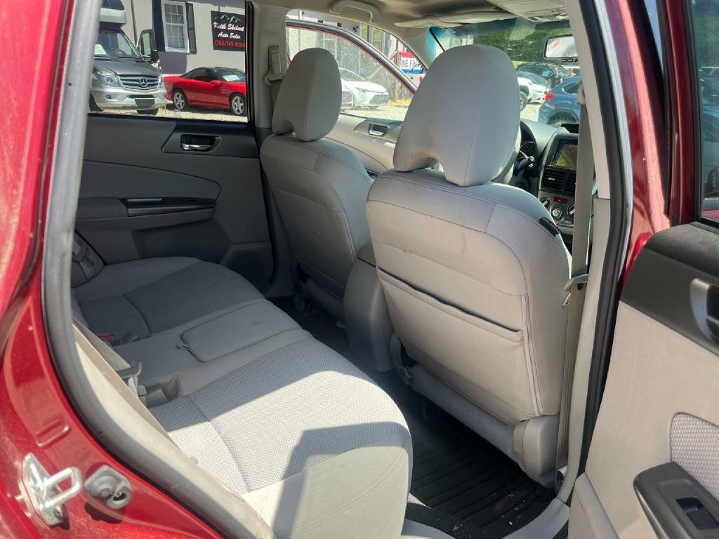 2011 Subaru Forester Image 9