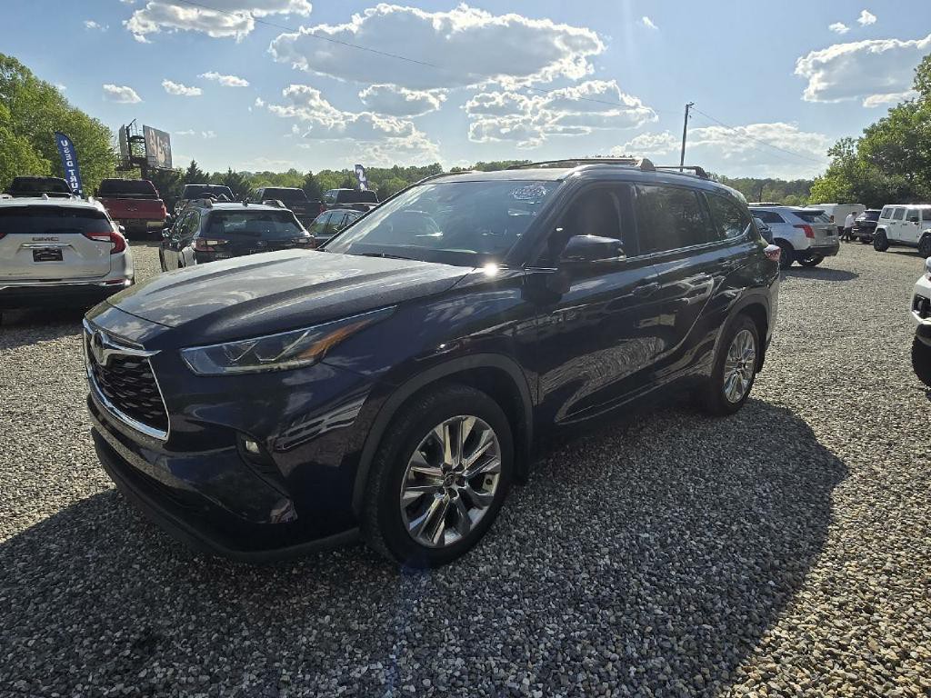 2022 Toyota Highlander Image 3