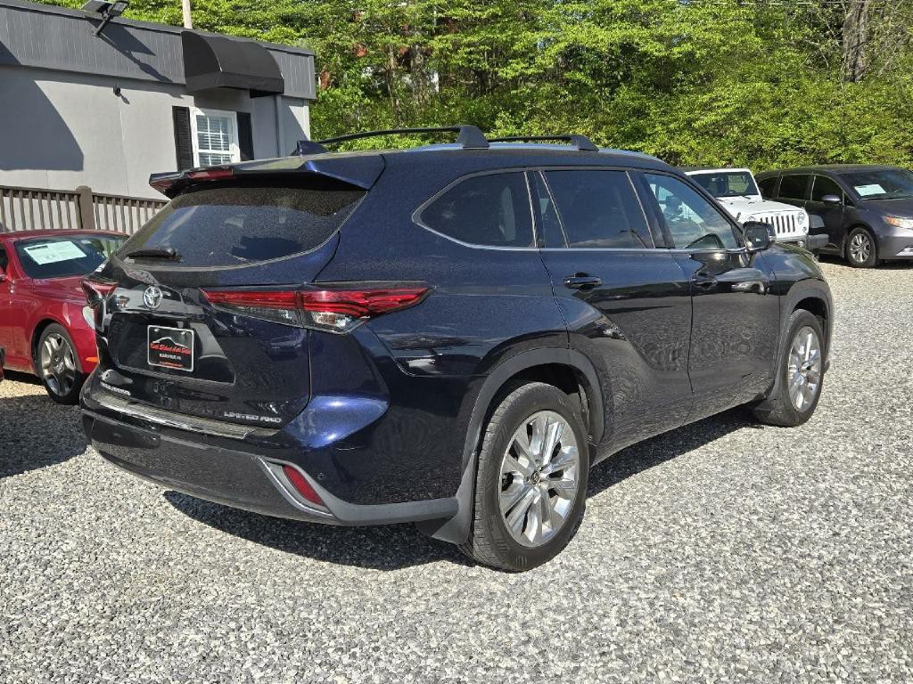 2022 Toyota Highlander Image 8