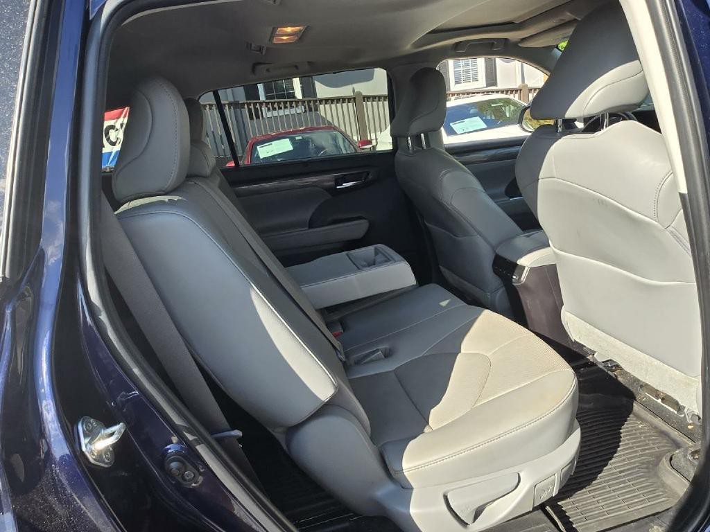 2022 Toyota Highlander Image 10