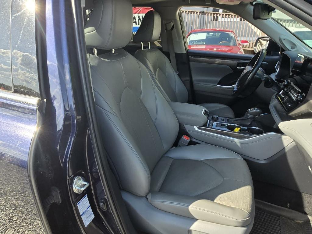 2022 Toyota Highlander Image 11