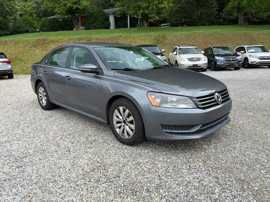 2012 Volkswagen Passat Image 14