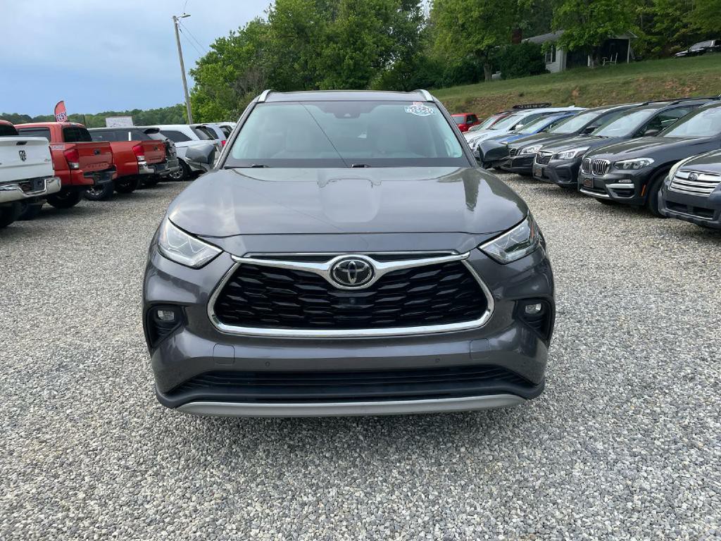 2021 Toyota Highlander Image 2