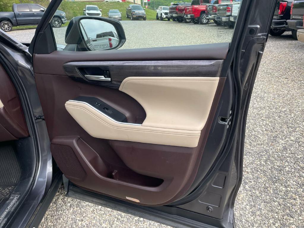 2021 Toyota Highlander Image 9