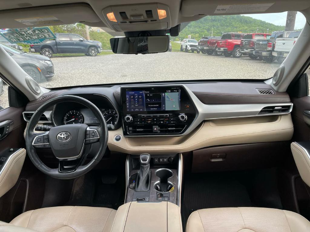 2021 Toyota Highlander Image 17