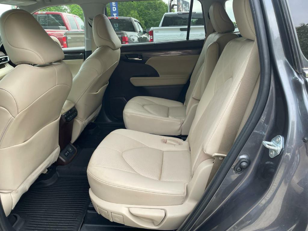 2021 Toyota Highlander Image 22