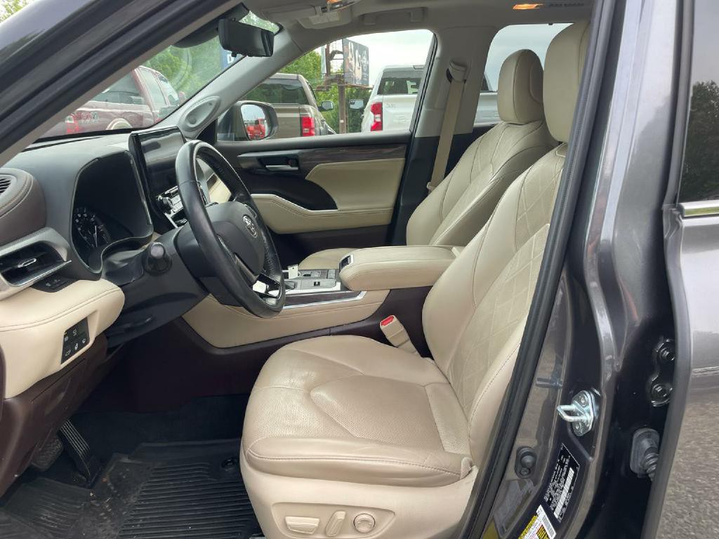 2021 Toyota Highlander Image 25