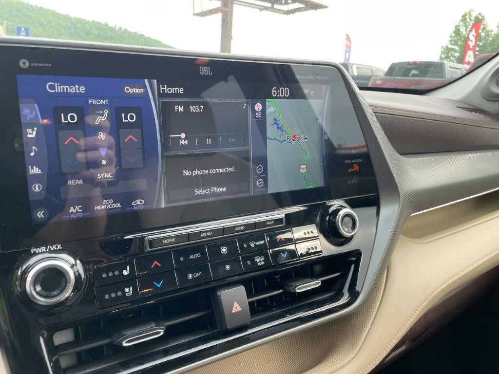 2021 Toyota Highlander Image 28