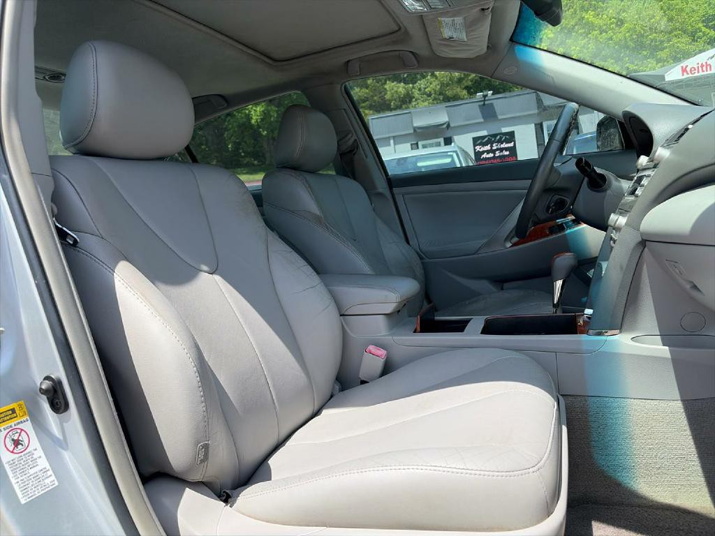 2011 Toyota Camry Image 9