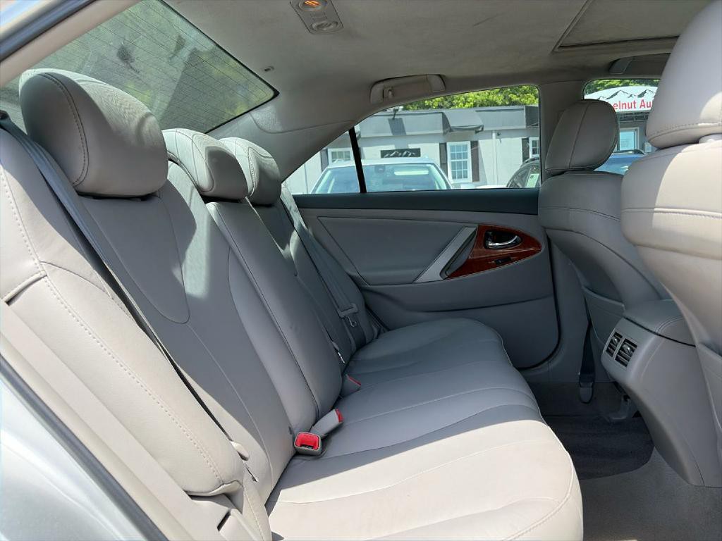 2011 Toyota Camry Image 10