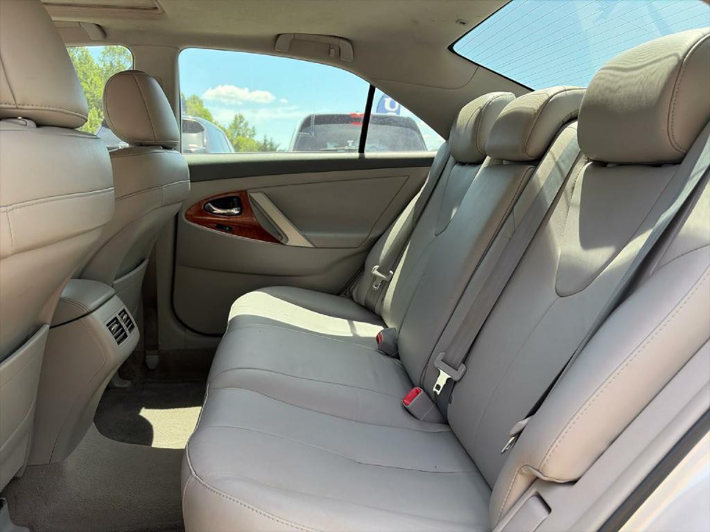 2011 Toyota Camry Image 11