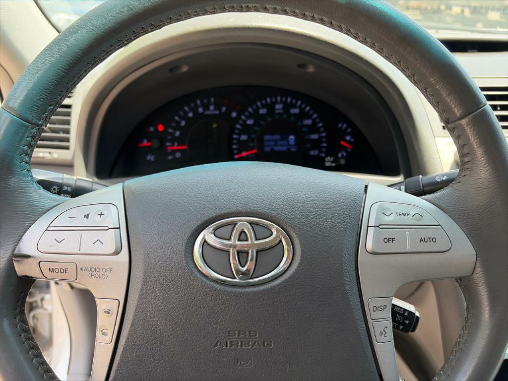 2011 Toyota Camry Image 12