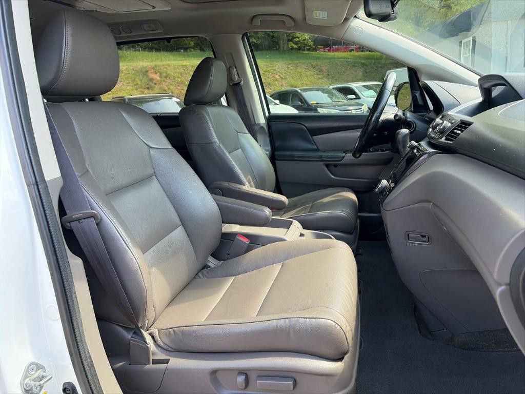 2015 Honda Odyssey Image 12