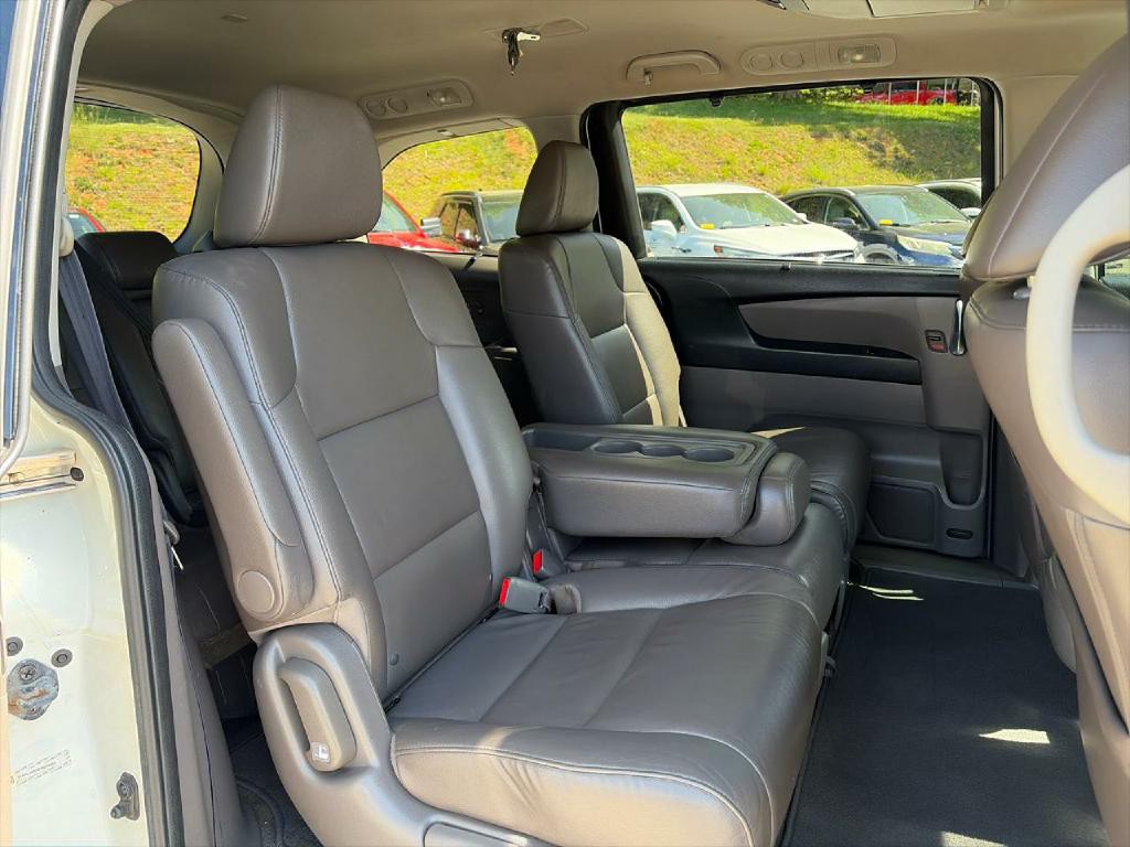 2015 Honda Odyssey Image 13