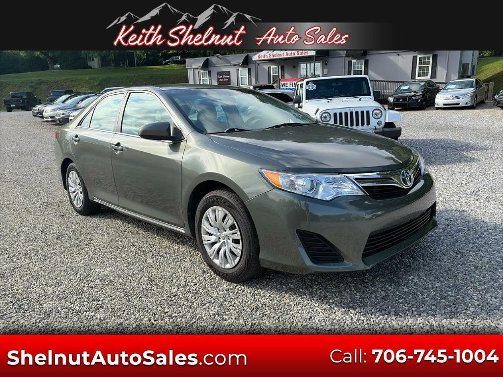 2013 Toyota Camry Image 1