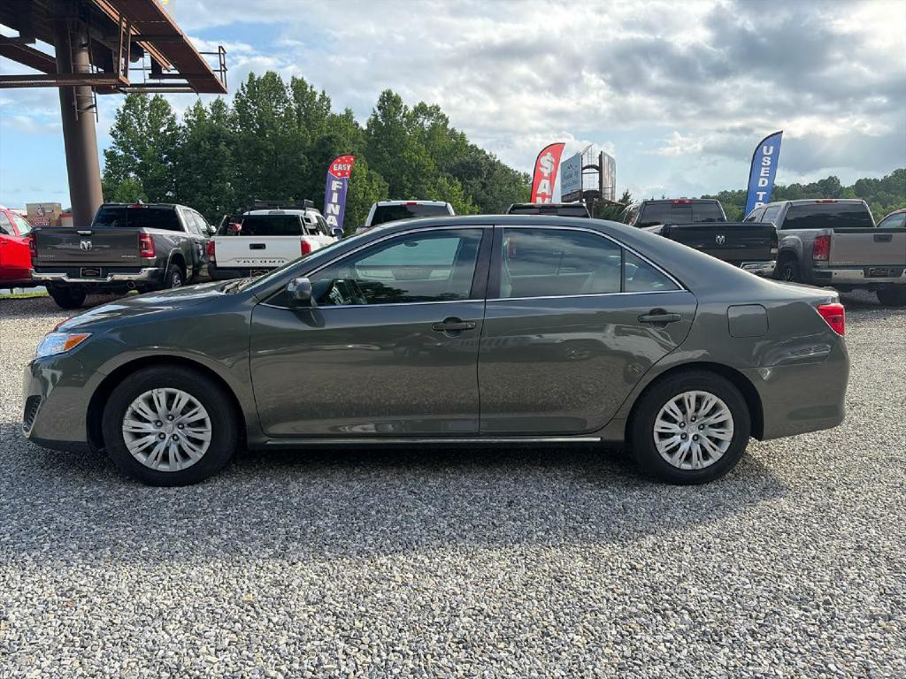 2013 Toyota Camry Image 4