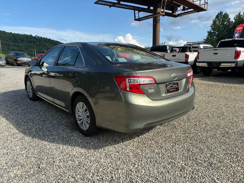 2013 Toyota Camry Image 5