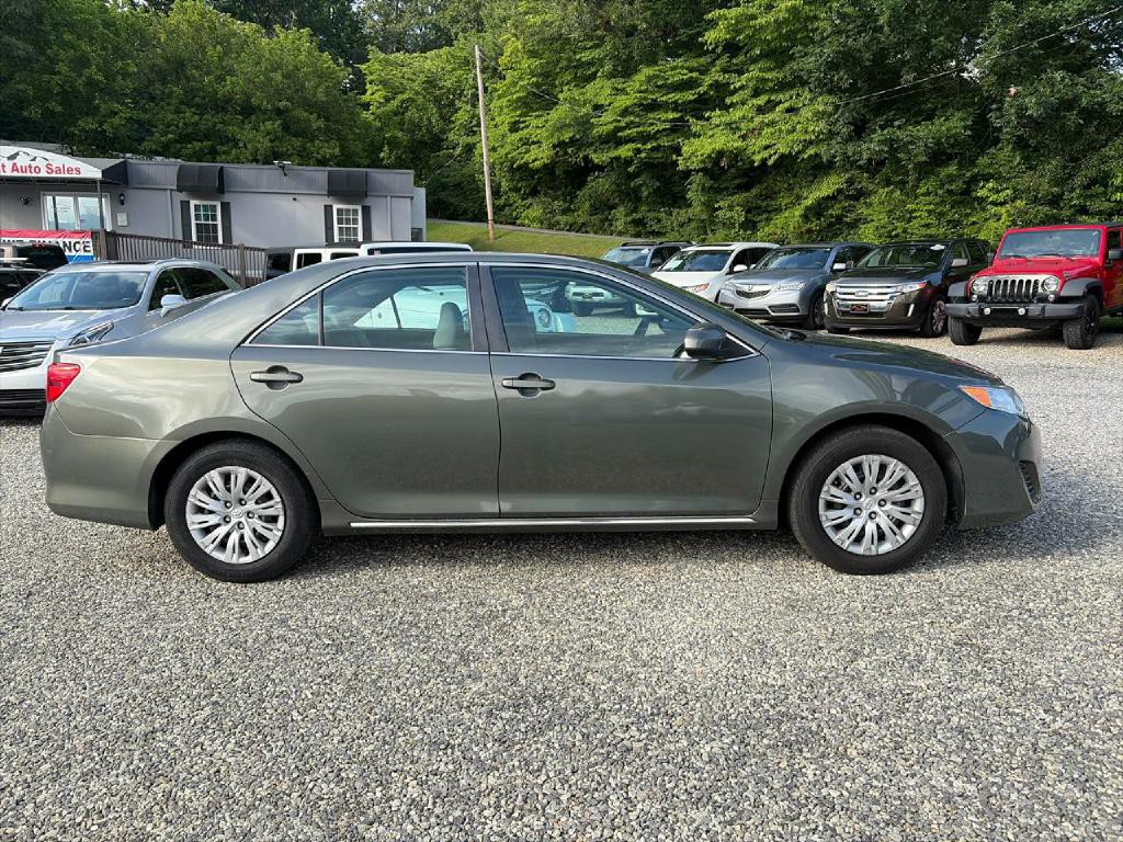 2013 Toyota Camry Image 8