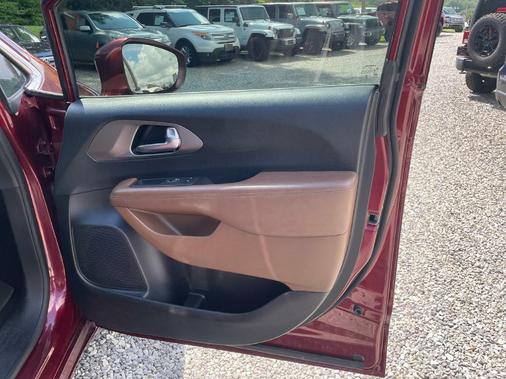 2020 Chrysler Pacifica Image 8