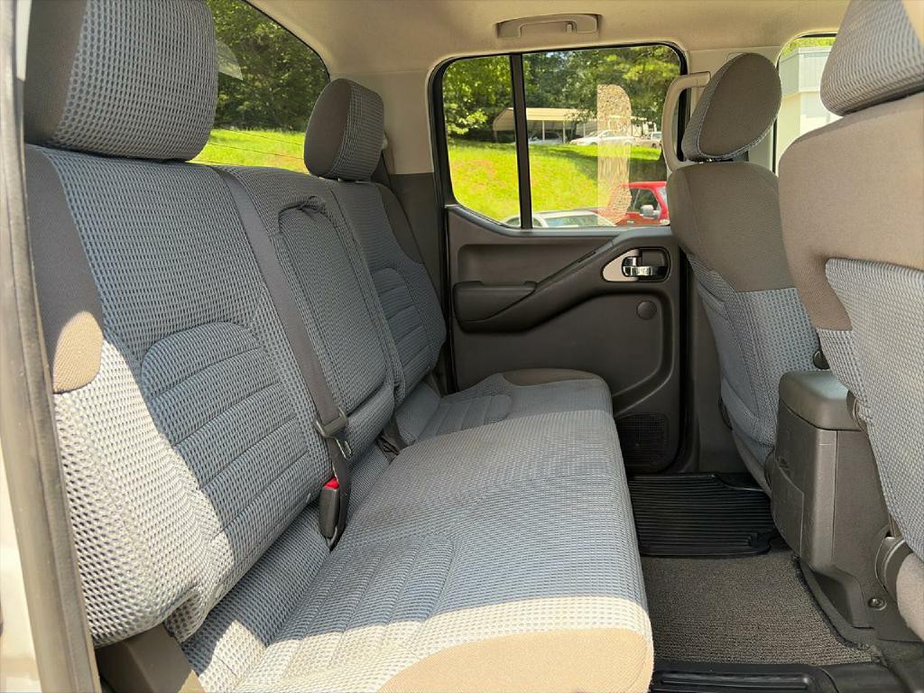 2007 Nissan Frontier Image 10