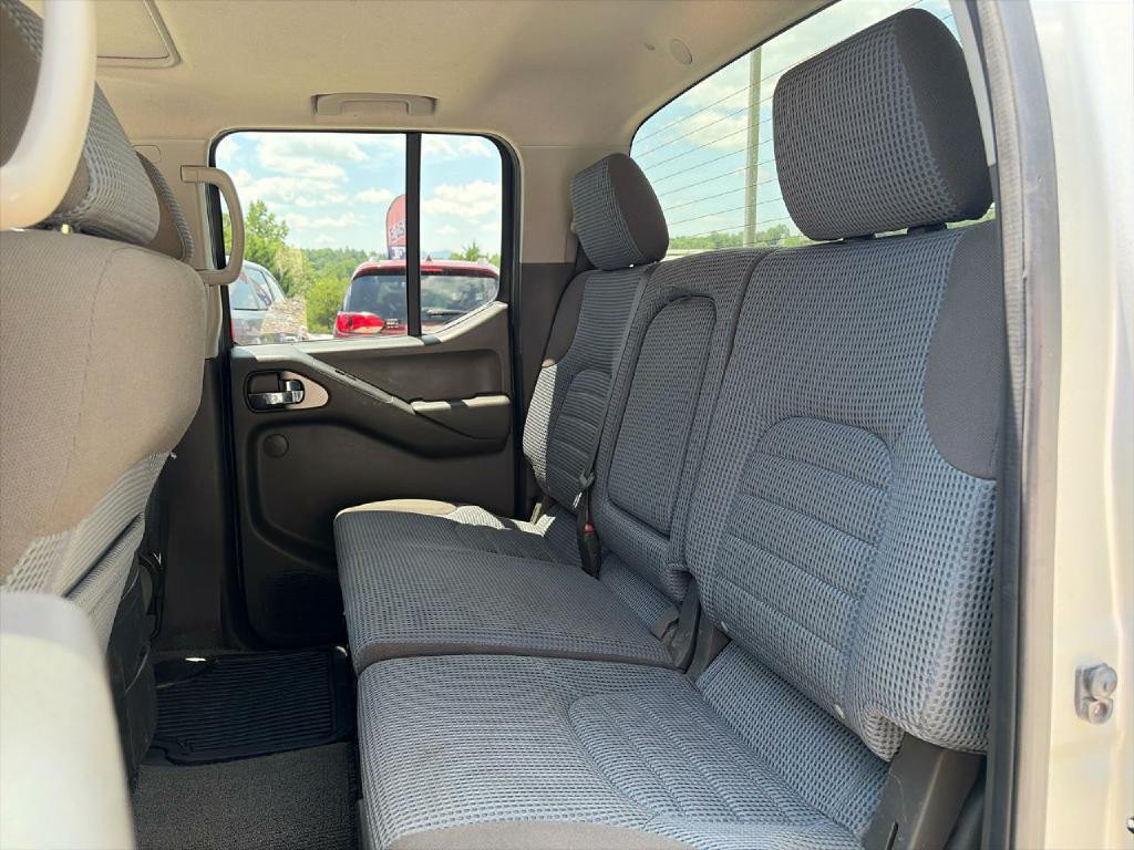 2007 Nissan Frontier Image 12
