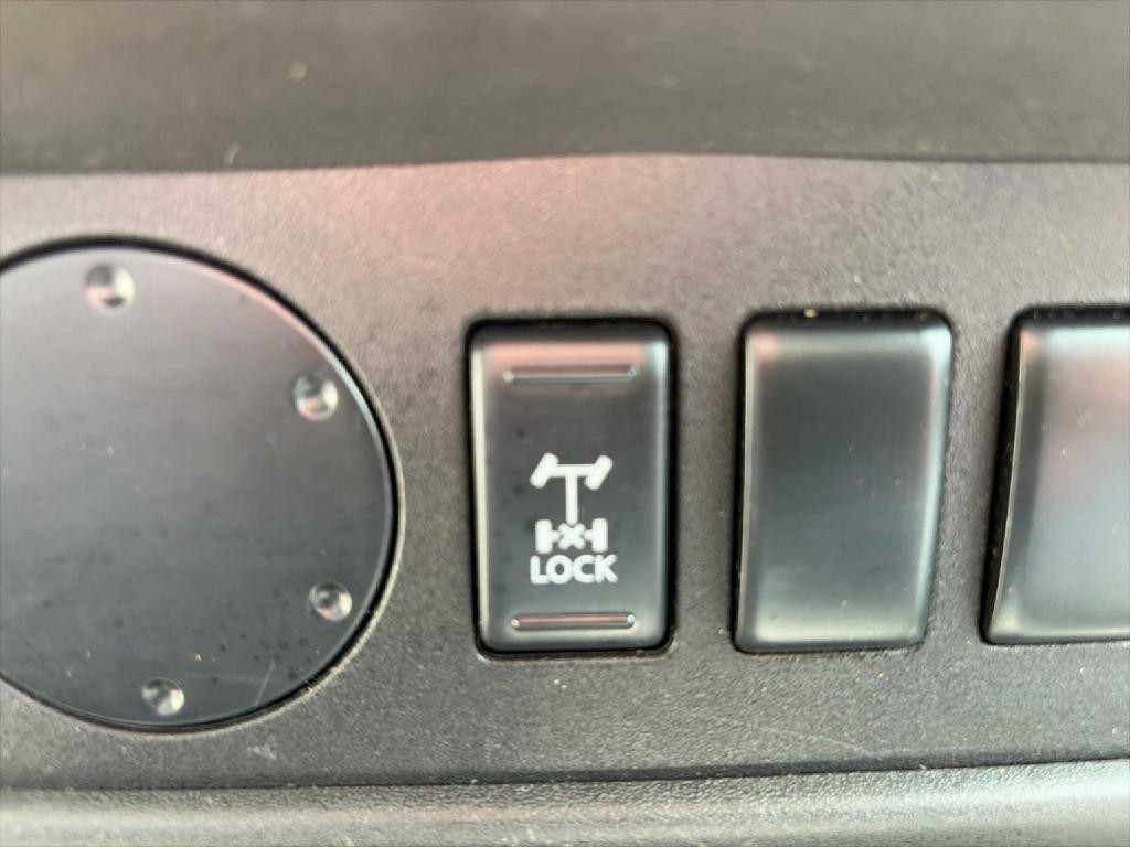 2007 Nissan Frontier Image 13