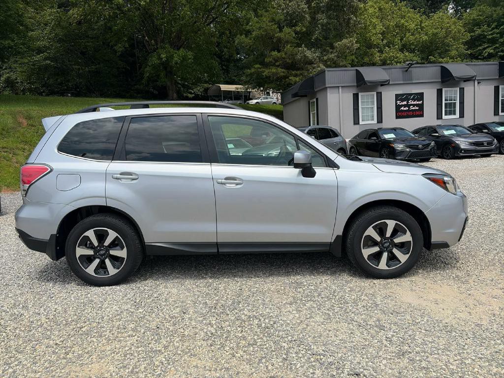 2018 Subaru Forester Image 10
