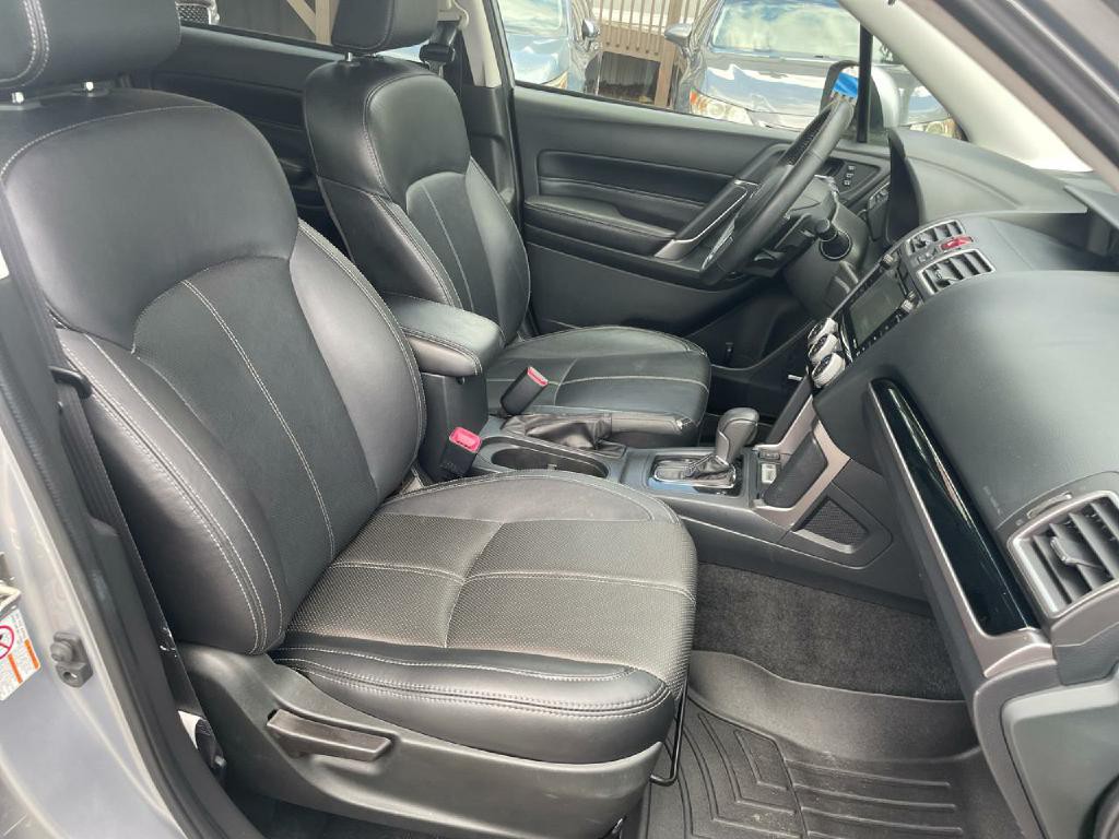 2017 Subaru Forester Image 12