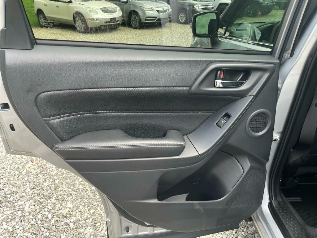 2017 Subaru Forester Image 18