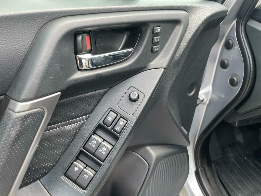2017 Subaru Forester Image 21