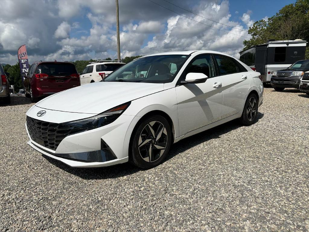 2023 Hyundai Elantra Image 2