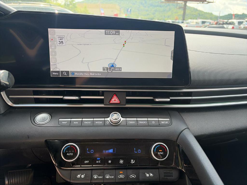 2023 Hyundai Elantra Image 8