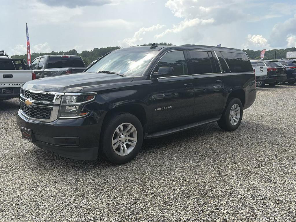 2019 Chevrolet Suburban Image 3