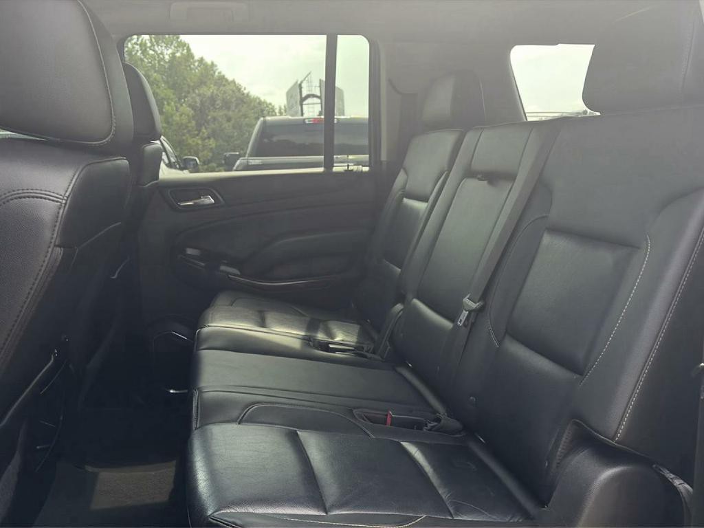 2019 Chevrolet Suburban Image 12