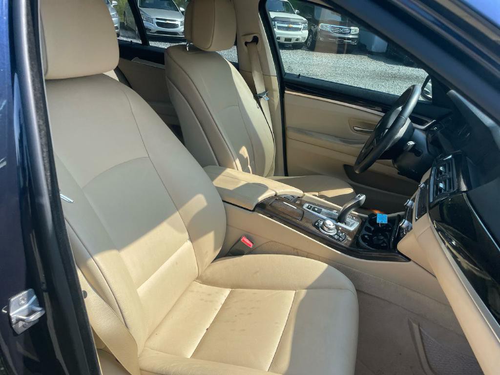 2013 BMW 5 Series Image 9