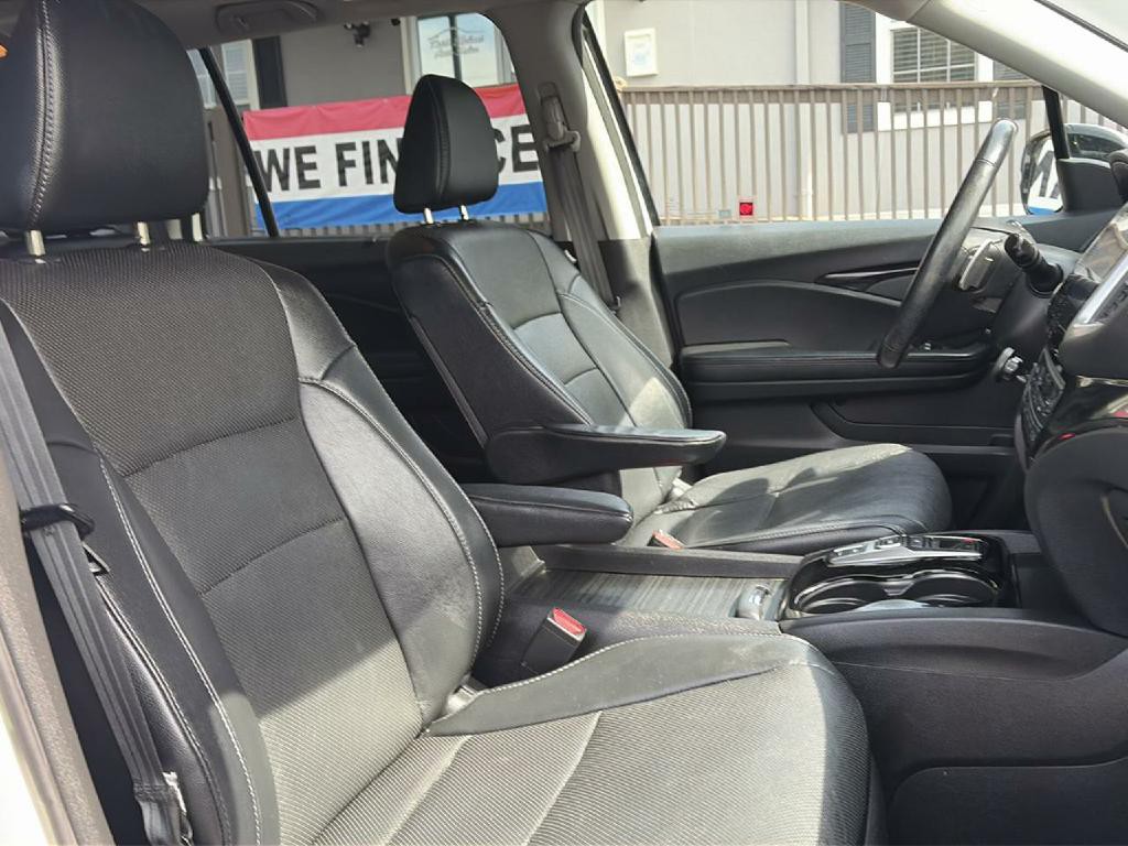 2017 Honda Pilot Image 12