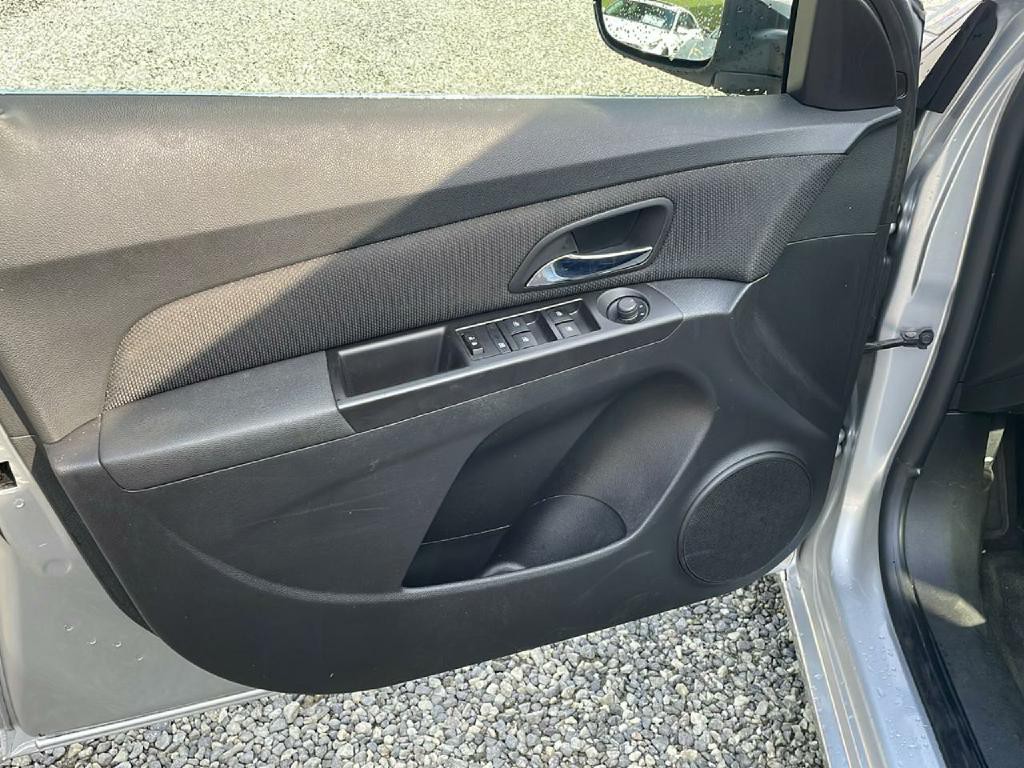 2015 Chevrolet Cruze Image 17