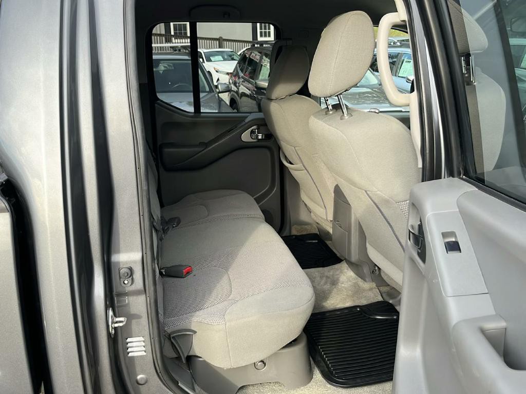 2018 Nissan Frontier Image 12