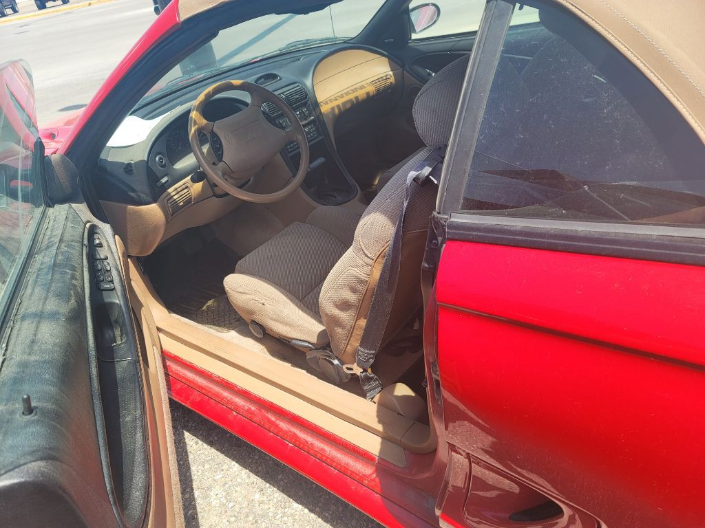 1994 Ford Mustang Image 6