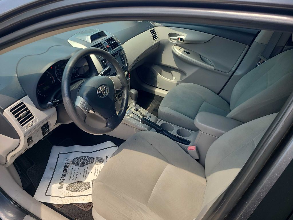 2013 Toyota Corolla Image 5
